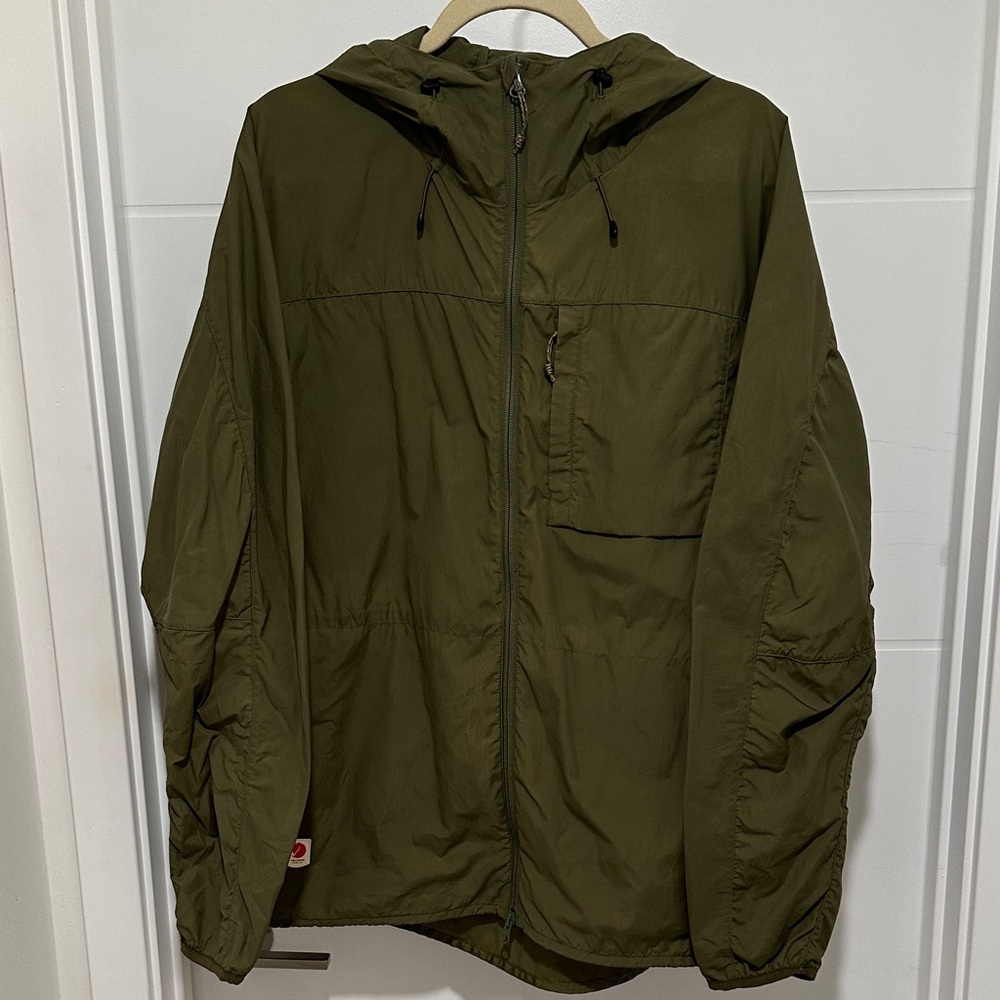 Fjallraven Women's Size XL Green Hooded Wind Jacket